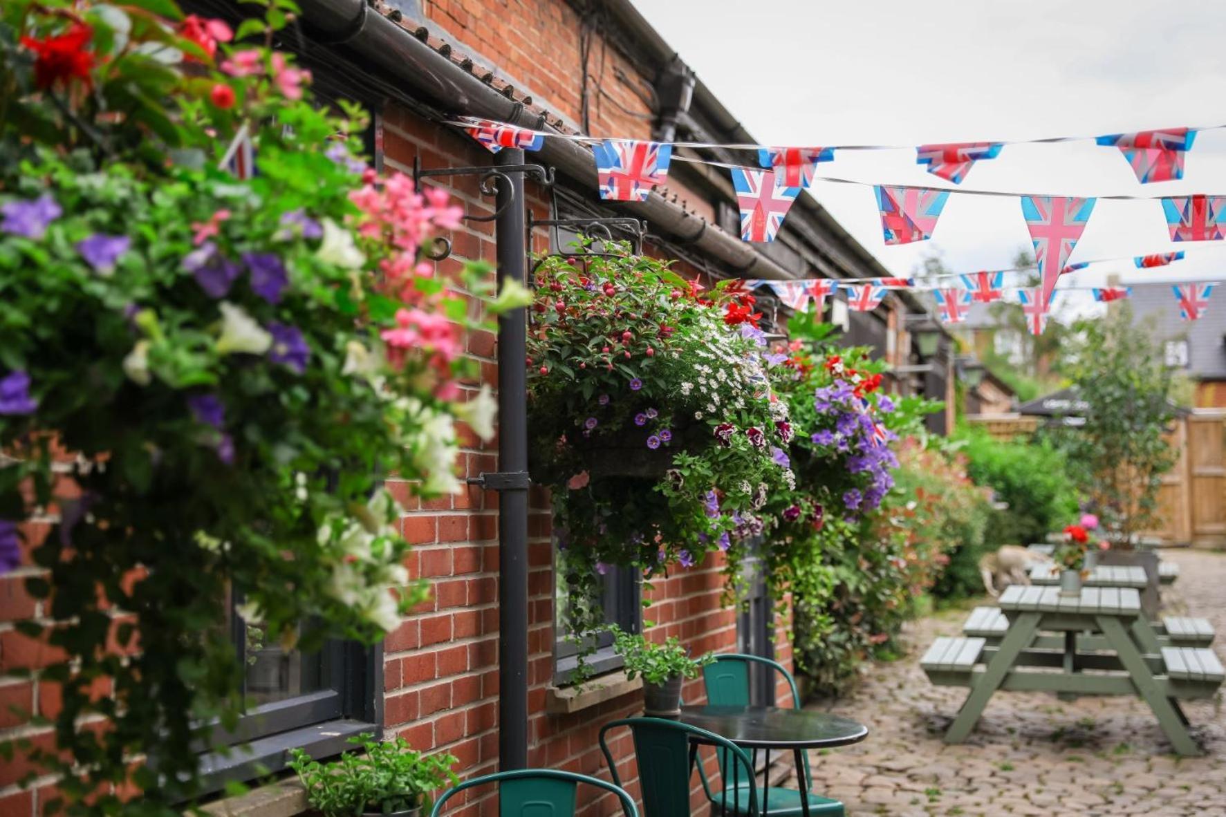 The Black Swan Inn Devizes Exteriör bild